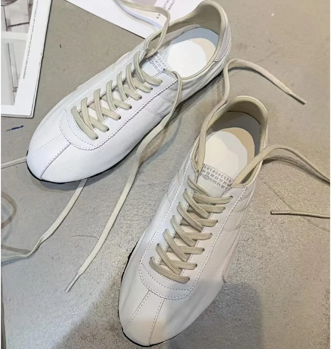 Classic Lace-up White Sneakers for Women Soft-Soled and Soft-surfaced Genuine Leather Flats Shoes Sporty Light Activities Casual Wear Office Work