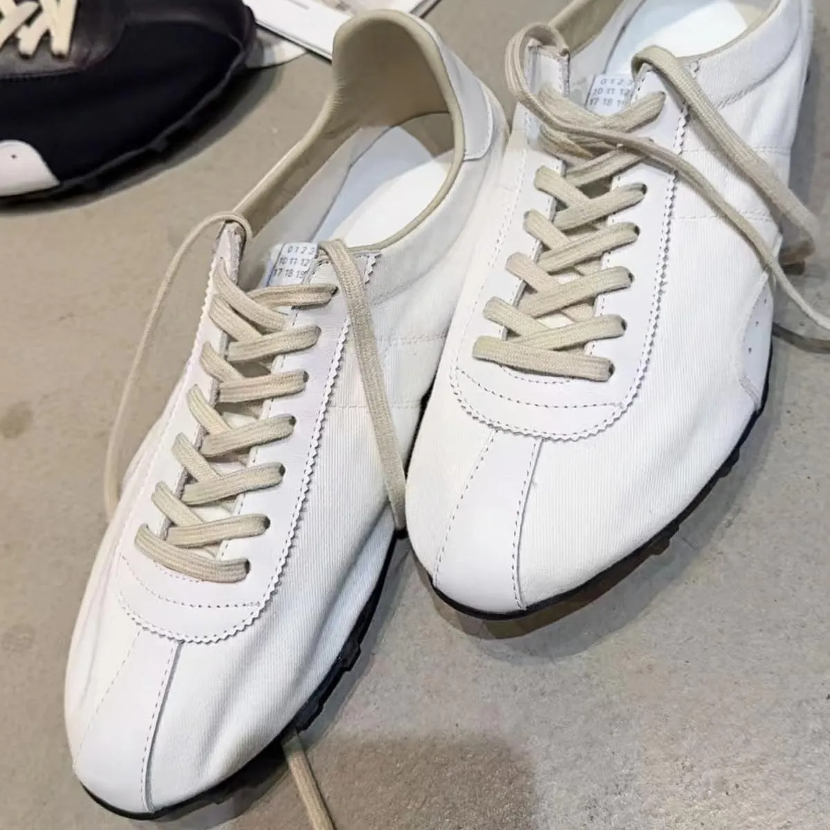 Classic Lace-up White Sneakers for Women Soft-Soled and Soft-surfaced Genuine Leather Flats Shoes Sporty Light Activities Casual Wear Office Work