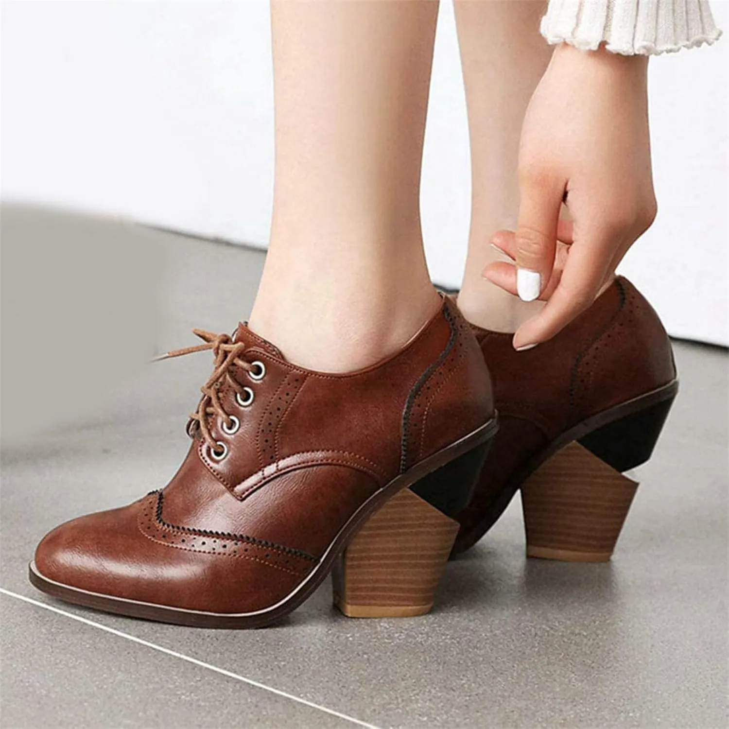 KysBloes Women's Wingtip Oxford Lace Up Shoes Chunky Block Heel Vintage Brogues Classic Closed Toe Saddle Shoes Gift Booties
