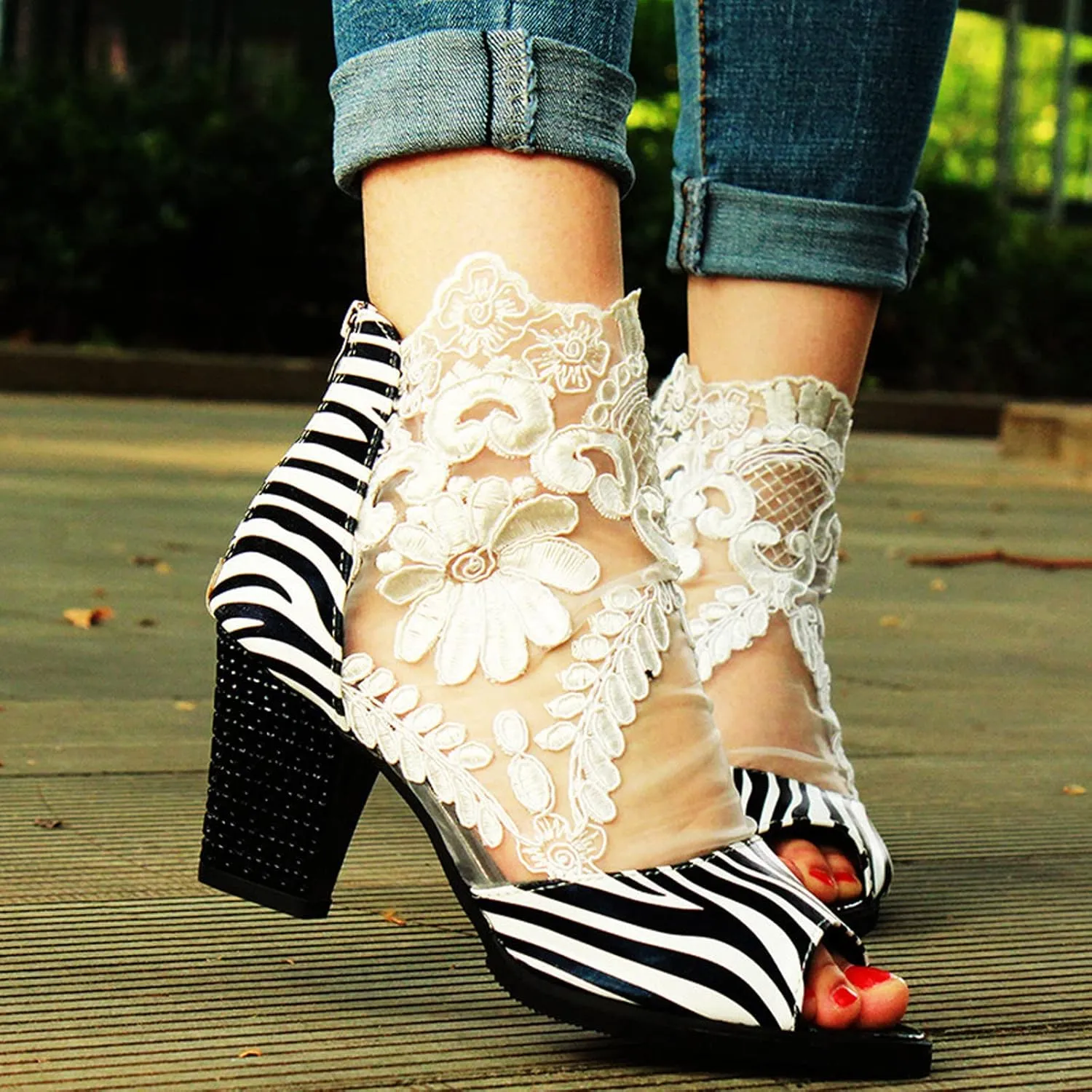 oiangi Womens Peep Toe Chunky Sandals Summer Flower Lace Mesh Breathable Open Toe Back Zipper Zebra Print Thick High Heels Elegant Comfy Casual Shoes