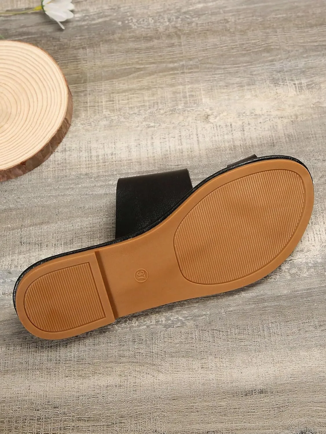 OYOANGLE Women's Toe Ring Open Toe Flat Sandals Strappy Solid Non Slip Outdoor Beach Slides Slippers