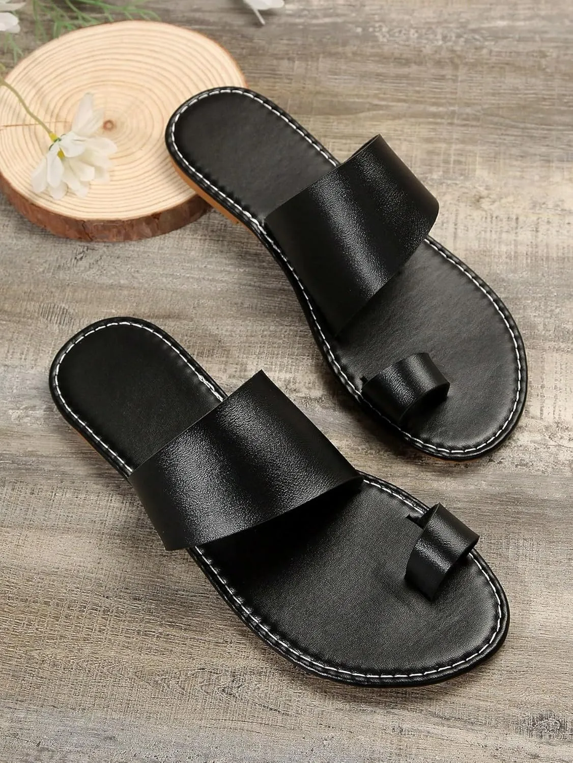 OYOANGLE Women's Toe Ring Open Toe Flat Sandals Strappy Solid Non Slip Outdoor Beach Slides Slippers