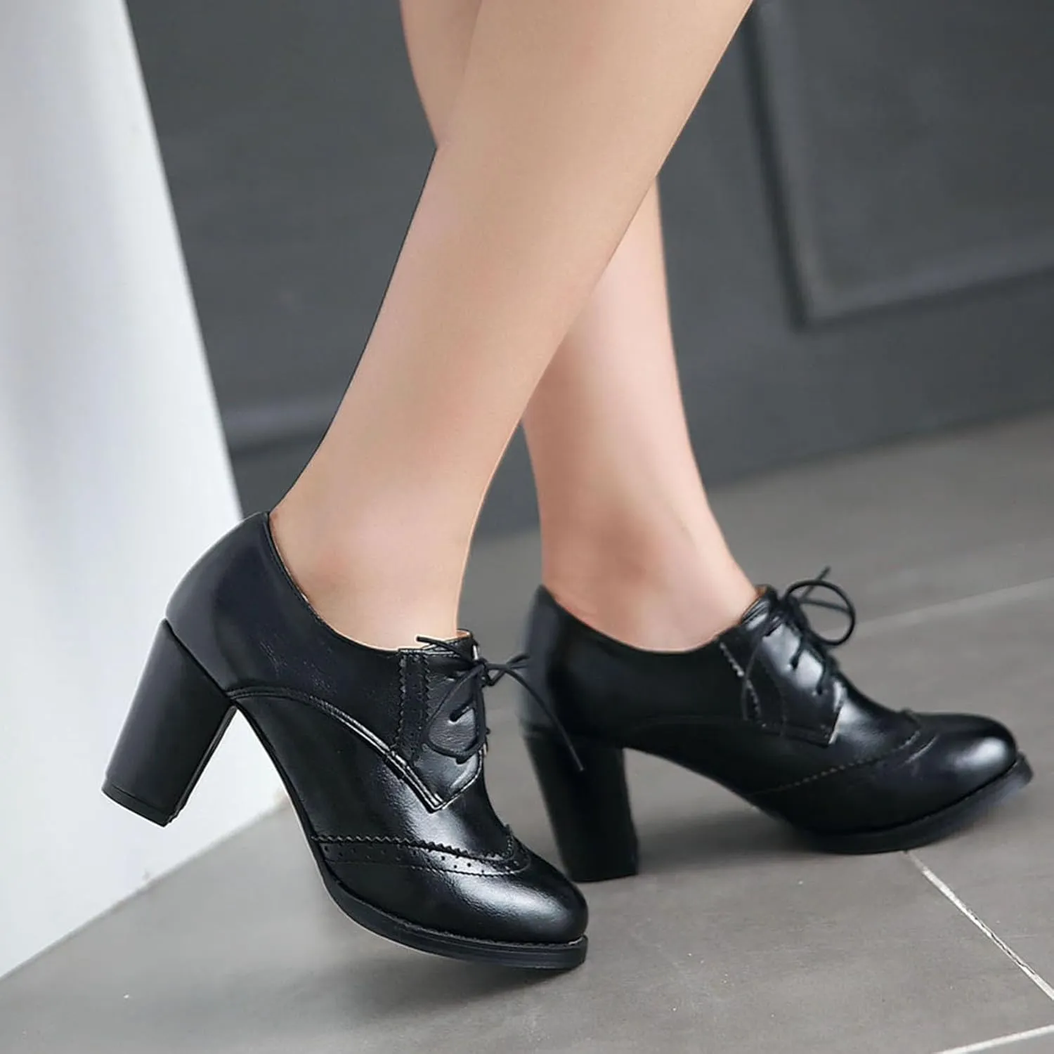 SHEMEE Retro Wingtip Oxfords for Women Chunky Block Heels Brogues Saddle Shoes Round Toe Lace Up Pumps Thick High Heeled Booties
