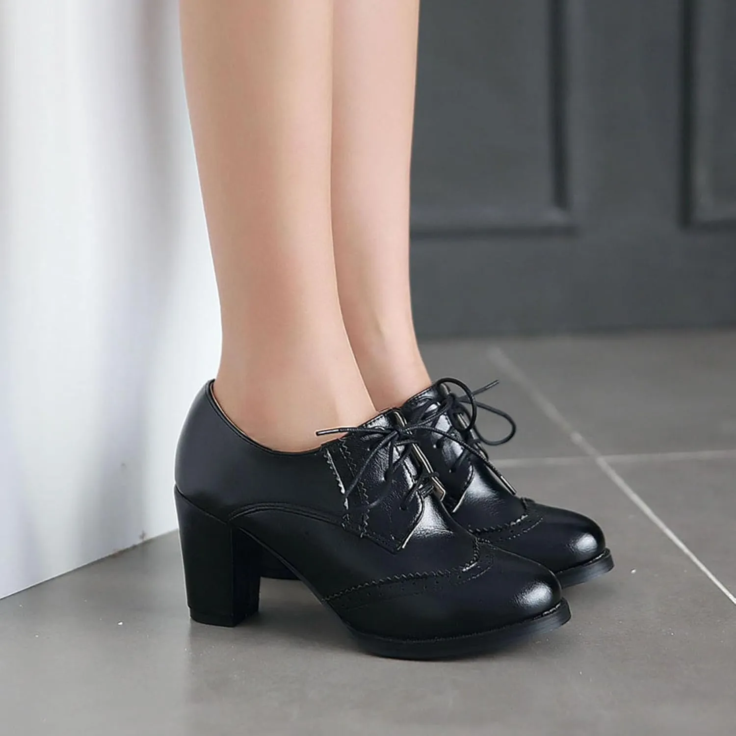 SHEMEE Retro Wingtip Oxfords for Women Chunky Block Heels Brogues Saddle Shoes Round Toe Lace Up Pumps Thick High Heeled Booties