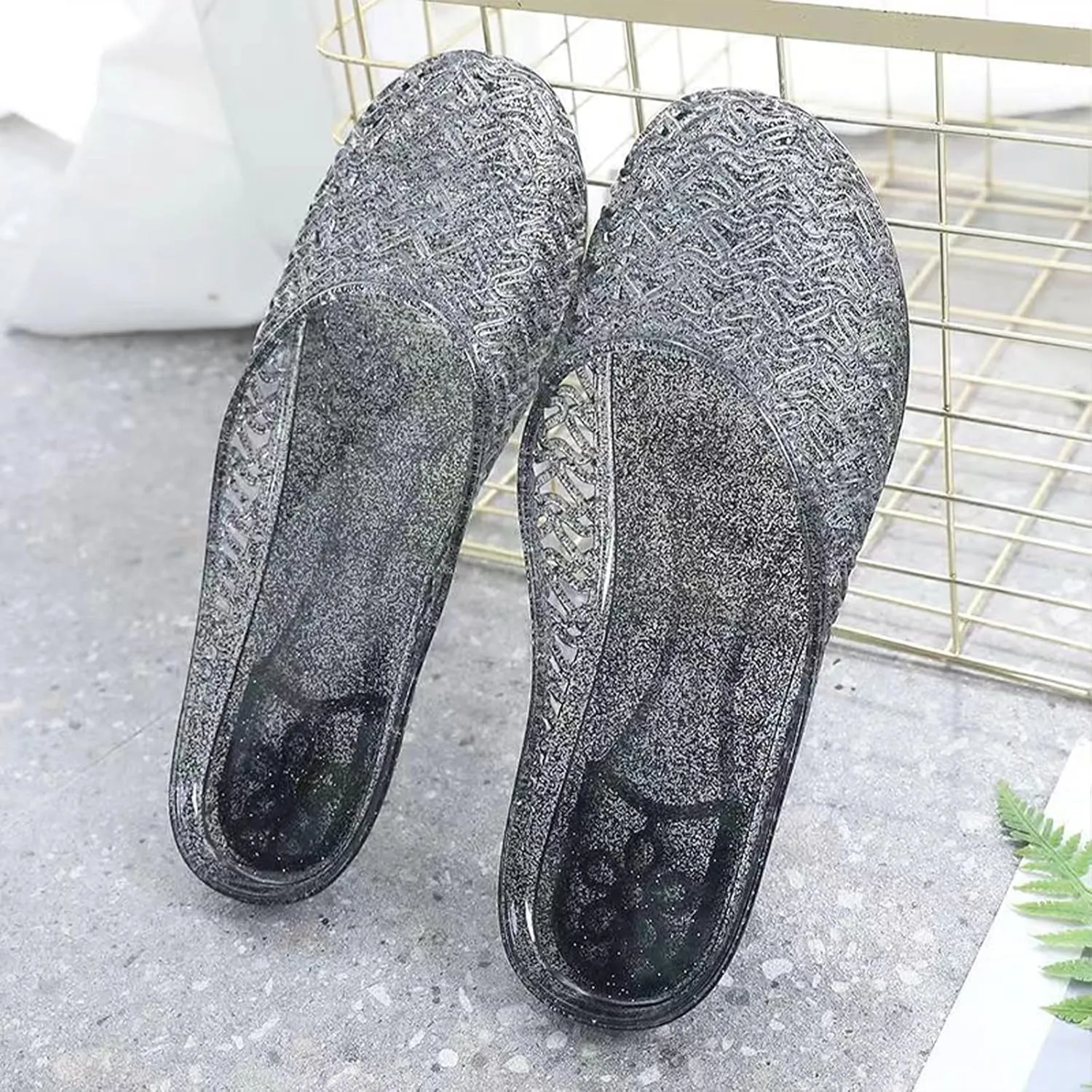 Women's Closed Toe Flat Jelly Slide Sandals Glitter Clear Hollow Out Slip On Summer Beach Mule Sandals Soft Anti-Slip Crystal Jelly Slippers