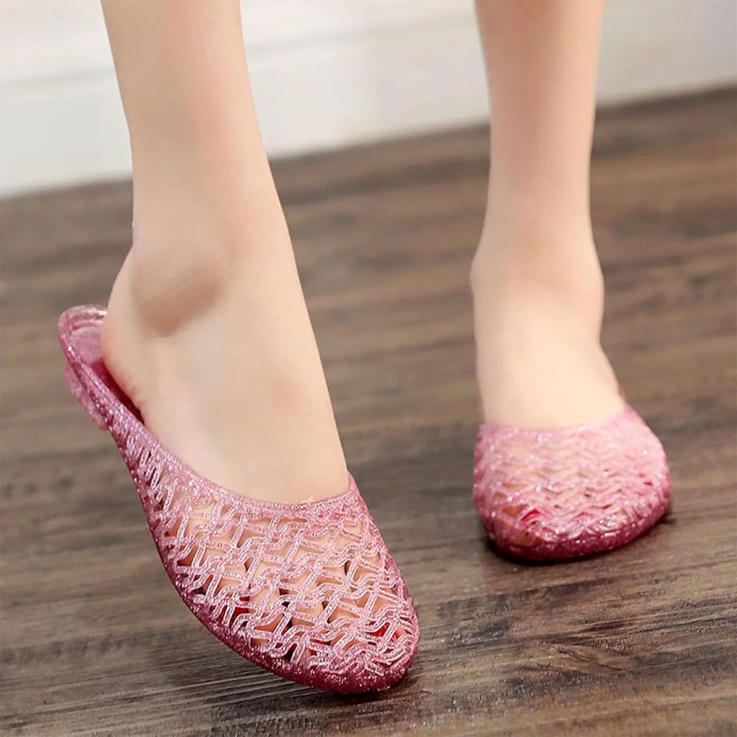 Women's Closed Toe Flat Jelly Slide Sandals Glitter Clear Hollow Out Slip On Summer Beach Mule Sandals Soft Anti-Slip Crystal Jelly Slippers